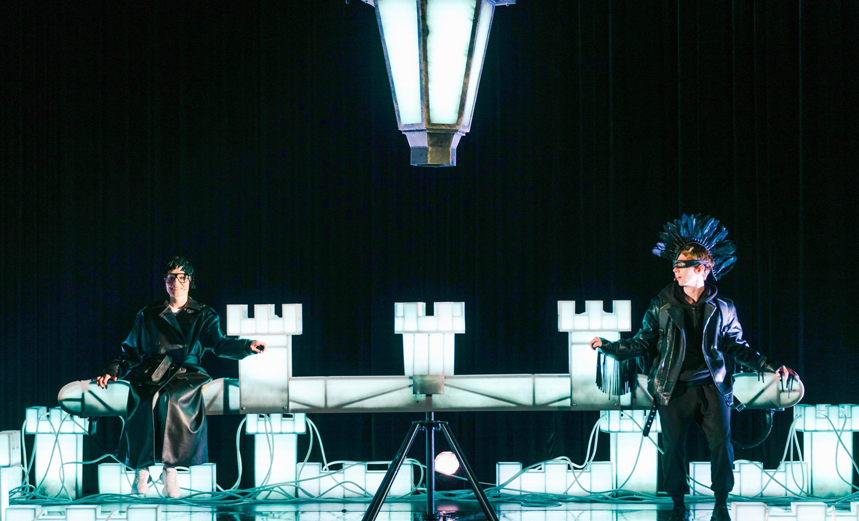 Это все она