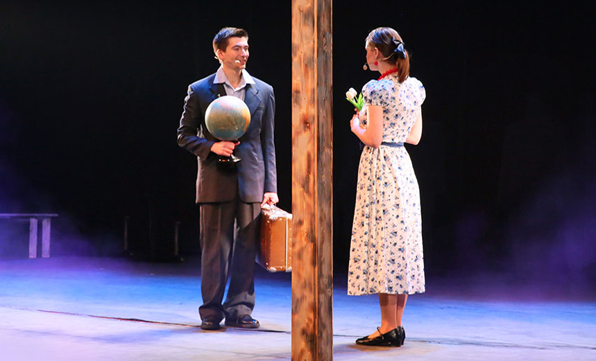 Дом окнами в поле