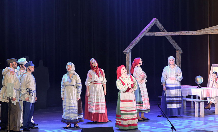 Дом окнами в поле